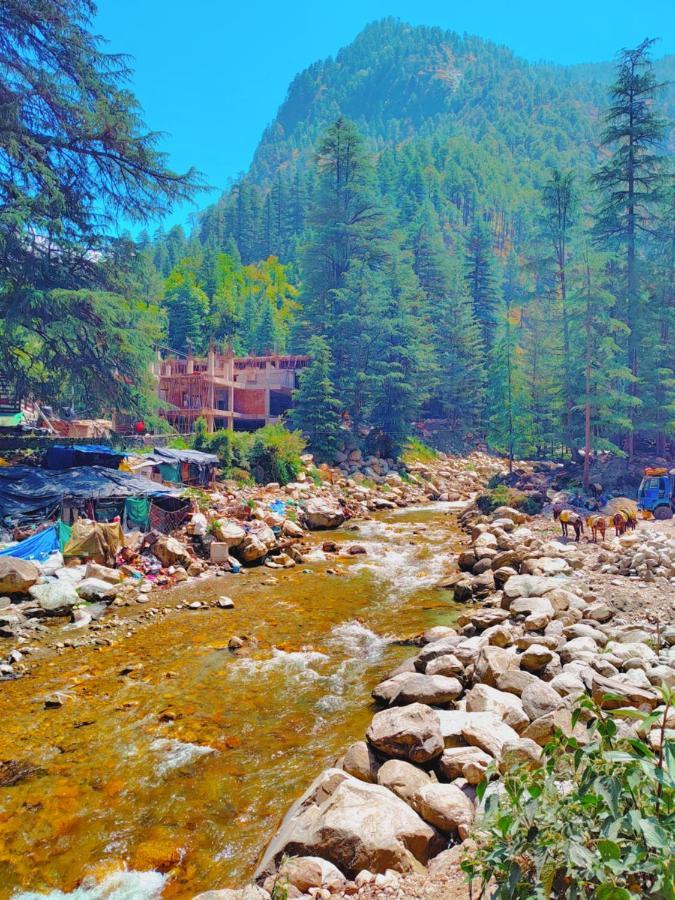 Shanti People Huts & Camp Касол Екстериор снимка