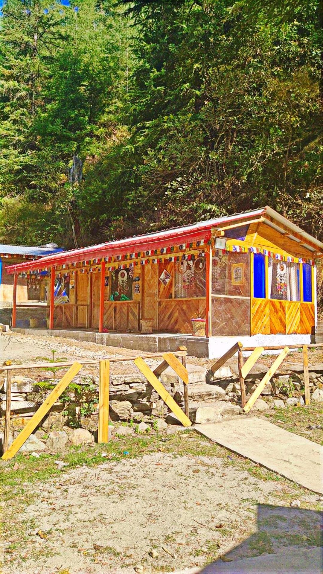 Shanti People Huts & Camp Касол Екстериор снимка